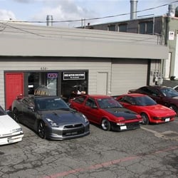 Ishii Motor Industries Auto Repair - Front entrance to Ishii Motor Industries.
