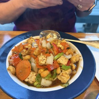 NOM NOM Restaurant & Grill - Cashew - Vietnamese Near Me - Vancouver, Washington