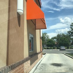Little Caesars Pizza - Yeah....a DRIVE UP window!! So amazing!!