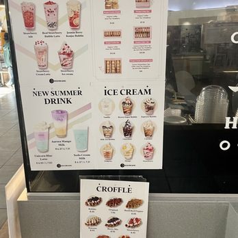Heuk Hwa Dang - Drinks and Desserts at Heuk Hwa Dang - Side Counter - Bubble Tea Near Me - Tysons, Virginia
