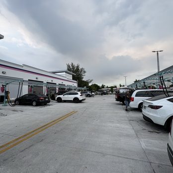 El Car Wash - Car Wash Near Me - Hialeah, Florida El Car Wash - Car Wash Near Me - Hialeah, Florida