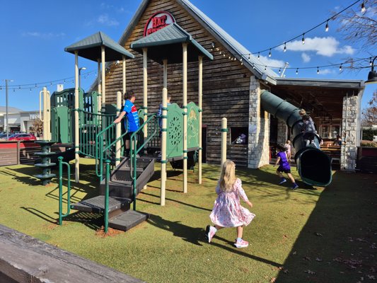 Hat Creek Burger Company by null