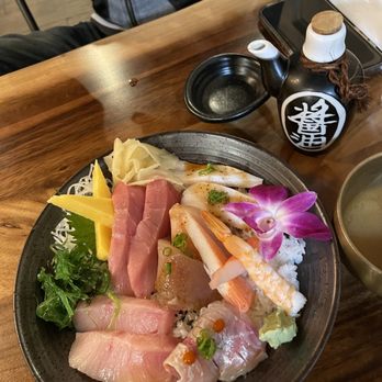 Sushigah - Jirashi - Sushi Bars Near Me - Pasadena, California