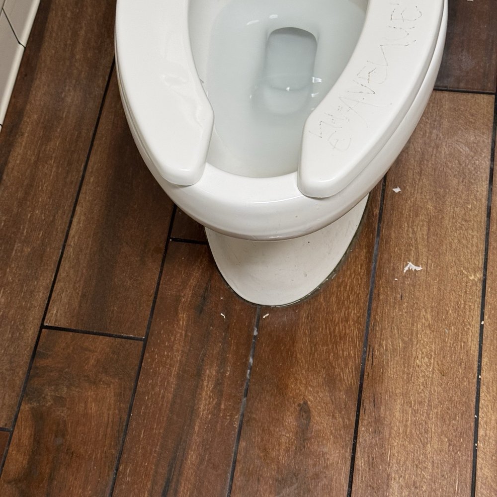 Albertsons - pee next to toilet - Grocery Near Me - Alhambra, California