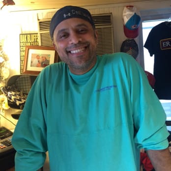 C'est La Vie - Owner - Gift Shops Near Me - Oak Bluffs, Massachusetts