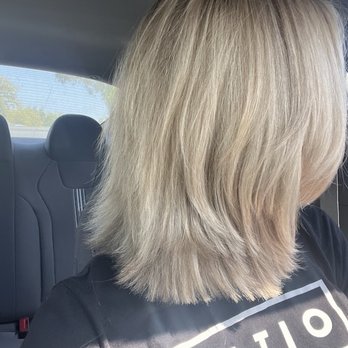 Stocks & Blondes Salon - Hair Stylists Near Me - Mountain View, California