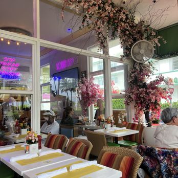 On Ocean 7 Cafe - New American Near Me - Miami Beach, Florida
