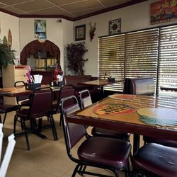 Beignets Caribbean Cafe - Dining room