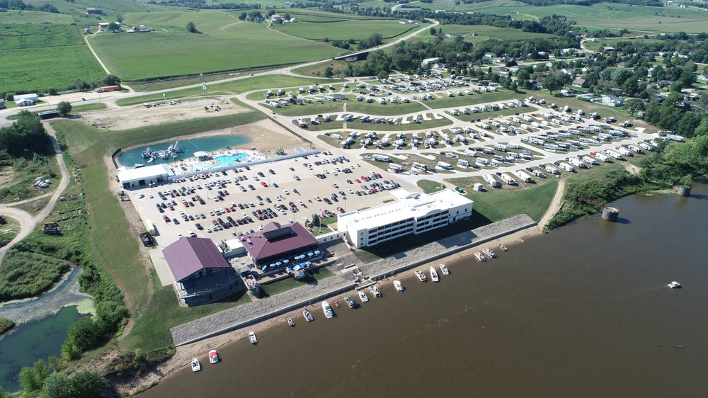 OFF SHORE HOTEL & RESORT Updated September 2024 4115 N Riverview St