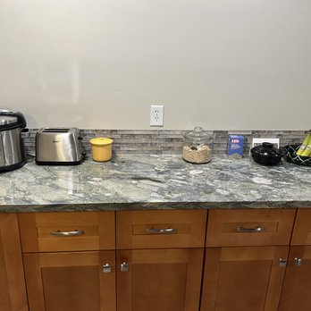 Freeball Consulting - Doubled my counter space, made the kitchen feel bigger. - Interior Design Near Me Freeball Consulting - Doubled my counter space, made the kitchen feel bigger. - Interior Design Near Me