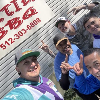 Fitties BBQ - Barbeque Near Me - Bastrop, Texas
