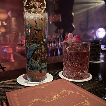UnderTow Gilbert - Bar seating - Cocktail Bars Near Me - Gilbert, Arizona UnderTow Gilbert - Bar seating - Cocktail Bars Near Me - Gilbert, Arizona