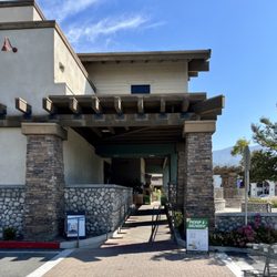 Sprouts Farmers Market - Entrance from the private parking lot. Plenty of spaces which is welcome.