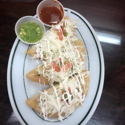 La Perla De Ulua Restaurant - Quesadillas de Bistec y de Pollo a la Mexicana