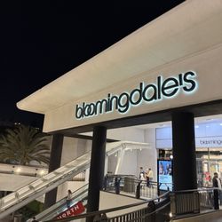 Bloomingdale's Outlet