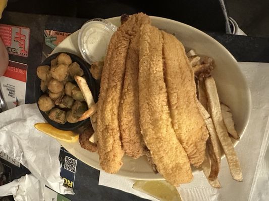 Huck's Catfish by null