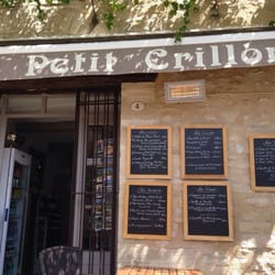 Le Petit Crillon - Front of the cafe and menu