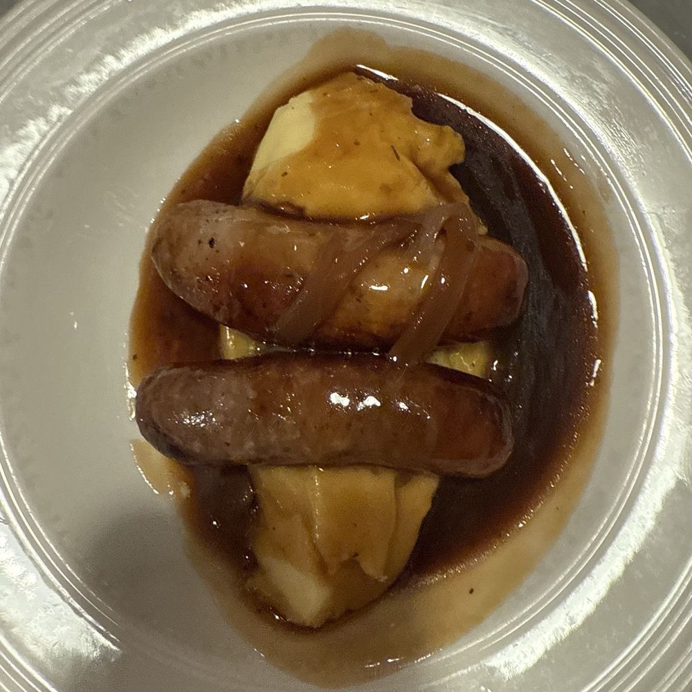 Mother Mash - Pork and apple sausage with butter, cheddar cheese, spring onion mash w/ veggie broth - British Near Me - London, XGL Mother Mash - Pork and apple sausage with butter, cheddar cheese, spring onion mash w/ veggie broth - British Near Me - London, XGL