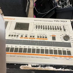 Ian Davies Electronics Services Audio Repair Specialist - This is a Roland drum machine, do you think you can repair it. Regards Tony