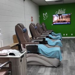 Nail Design - Brand new spa chairs and flooring!