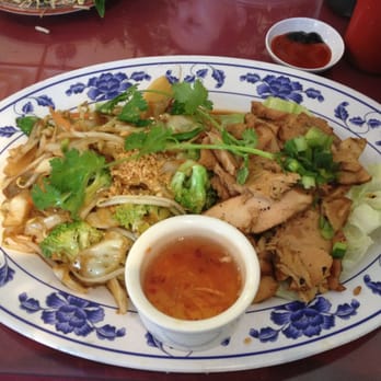 Pho Chau Restaurant - 4c with chicken $7.49 - Vietnamese Near Me - Dallas, Texas