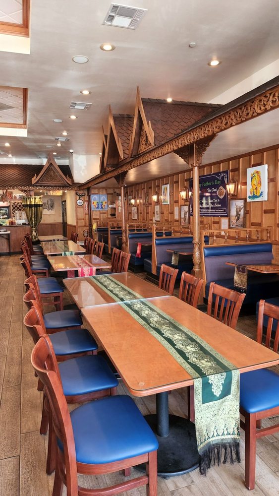 Lucky Elephant Thai Cuisine