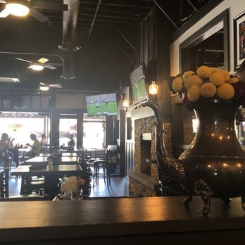 Binkleys Kitchen & Bar - Bar & outside area - American Near Me - Indianapolis, Indiana