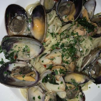 Campagnola Restaurant - Linguine with claims - Italian Near Me - New York, New York