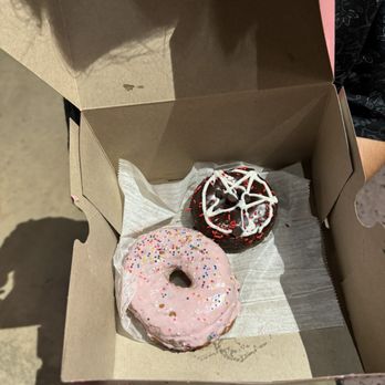 Voodoo Doughnut - Pink donut - Bakeries Near Me - Orlando, Florida Voodoo Doughnut - Pink donut - Bakeries Near Me - Orlando, Florida