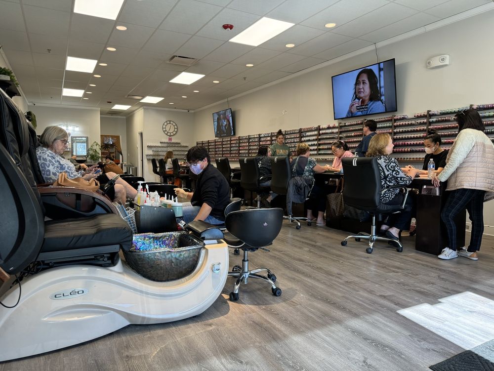 HOUSE OF NAILS Updated September 2024 61 Photos 5013 Southport