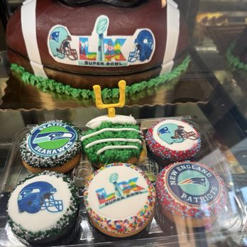 Katella Deli & Bakery - Bakeries Near Me - Los Alamitos, California