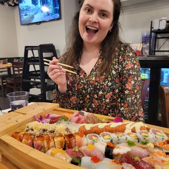 Kusshi - Kusshi Speed Boat - Sushi Bars Near Me - Vienna, Virginia