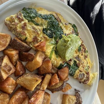The Good Egg - California omelette add bacon 8/10 - Breakfast & Brunch Near Me - Oxford, Michigan