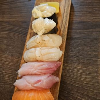 Bengee Sushi - Salmon, yellowtail,Hokkaido scallop and bay scallop - Japanese Near Me - Chino, California Bengee Sushi - Salmon, yellowtail,Hokkaido scallop and bay scallop - Japanese Near Me - Chino, California