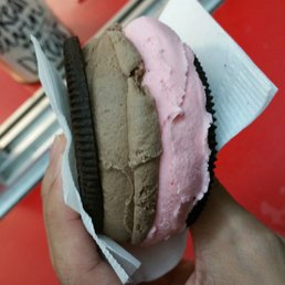 Strawberry and chocolate ice cream oreo sandwich