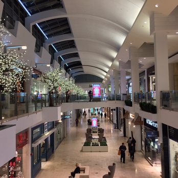Westfield Garden State Plaza - Mall interior (as of 12/4/2017), right near one of the entrances. Decorated in Christmas decor, it's a lavish corridor to Neiman Marcus. - Shopping Centers Near Me - Paramus, New Jersey Westfield Garden State Plaza - Mall interior (as of 12/4/2017), right near one of the entrances. Decorated in Christmas decor, it's a lavish corridor to Neiman Marcus. - Shopping Centers Near Me - Paramus, New Jersey