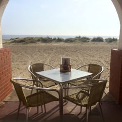 Sara's Tearooms - Cafe & Restaurant - Beach side dining with sea views
