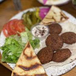 Damaskino - Falafel plate