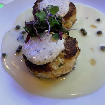 Parrots Bar and Grille - Crab cakes - Tacos Near Me - Detroit, Michigan