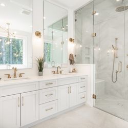 Deschutes River Cabinet & Closet