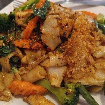 Ono Thai - Drunken noodles with crispy tofu. - Thai Near Me - Ewa Beach, Hawaii Ono Thai - Drunken noodles with crispy tofu. - Thai Near Me - Ewa Beach, Hawaii