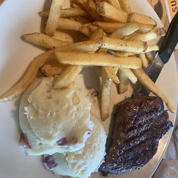 Applebee's Grill + Bar - Sports Bars Near Me - Chino, California