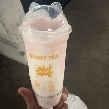 Sunny Tea Studio - Strawberry Cloud - Shaved Ice Near Me - Fullerton, California Sunny Tea Studio - Strawberry Cloud - Shaved Ice Near Me - Fullerton, California