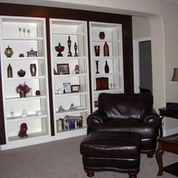 Capital City Paint & Restore - A living room with accent; walls and trim painted.