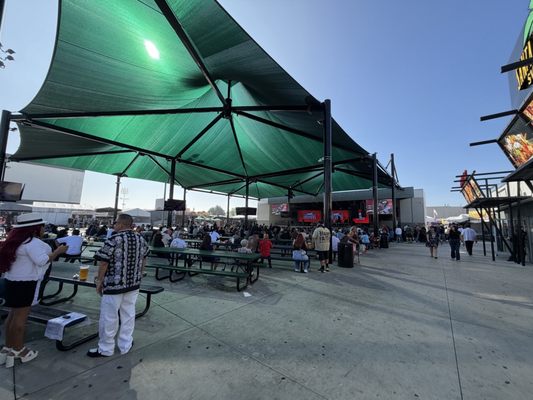 Santa Fe Springs Swap Meet by null