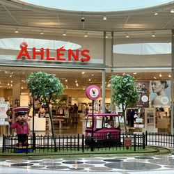 Åhléns - Entrance