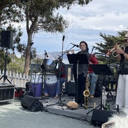 Point San Luis Lighthouse - Just the band