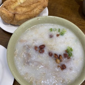 Shun Wang - Sampan congee with sweet cruller - Barbeque Near Me - Elmhurst, New York Shun Wang - Sampan congee with sweet cruller - Barbeque Near Me - Elmhurst, New York
