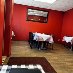 Il Localetto Rossi Italian Cuisine - Dining room