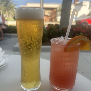 Bar Leona - Beer and summer sangria - Wine Bars Near Me - New Smyrna Beach, Florida